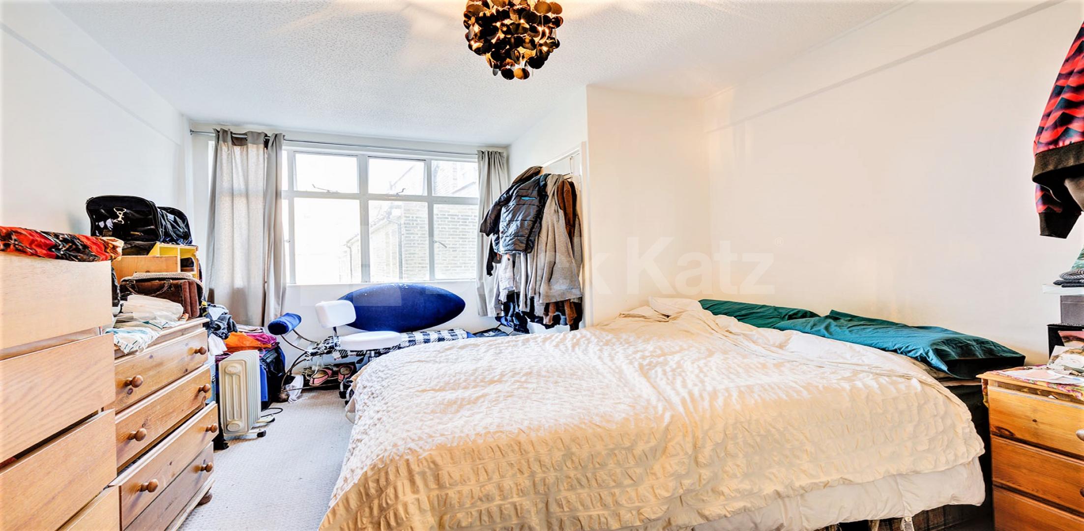 			1 Bedroom, 1 bath, 1 reception Flat			 Shepherds Bush Green, SHEPHERDS BUSH